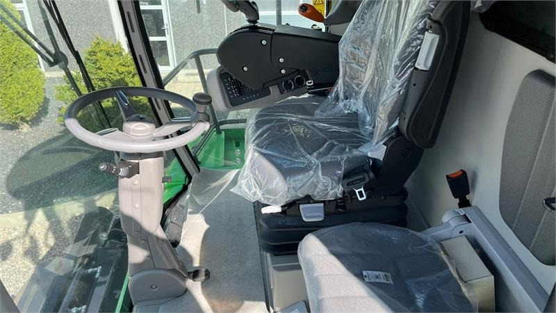 Deutz-fahr C7206 With 24feed - 7.2m header. New and unused Co - حصادة شاملة: صور 4 Deutz-fahr C7206 With 24feed - 7.2m header. New and unused Co - حصادة شاملة: صور 4