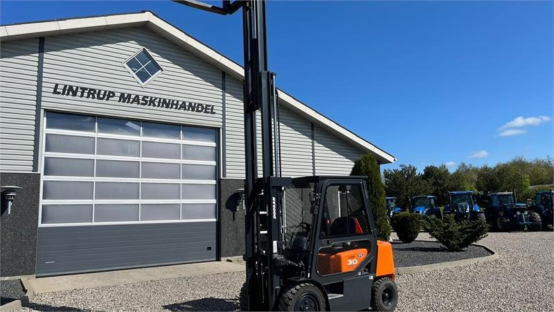 Doosan D30 G med kabine og KUN 57 TIMER FRA NY, MED TIME إيجار Doosan D30 G med kabine og KUN 57 TIMER FRA NY, MED TIME: صور 23 Doosan D30 G med kabine og KUN 57 TIMER FRA NY, MED TIME إيجار Doosan D30 G med kabine og KUN 57 TIMER FRA NY, MED TIME: صور 23