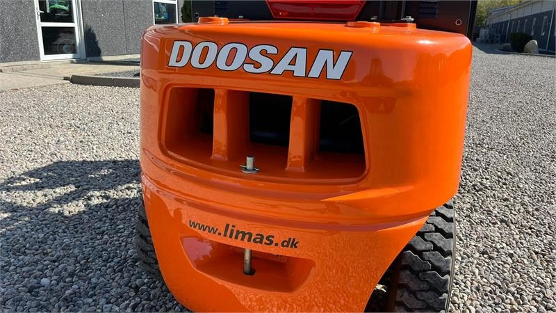 Doosan D30 G med kabine og KUN 57 TIMER FRA NY, MED TIME إيجار Doosan D30 G med kabine og KUN 57 TIMER FRA NY, MED TIME: صور 19 Doosan D30 G med kabine og KUN 57 TIMER FRA NY, MED TIME إيجار Doosan D30 G med kabine og KUN 57 TIMER FRA NY, MED TIME: صور 19