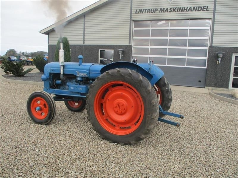 Fordson Major Diesel traktor إيجار Fordson Major Diesel traktor: صور 6 Fordson Major Diesel traktor إيجار Fordson Major Diesel traktor: صور 6