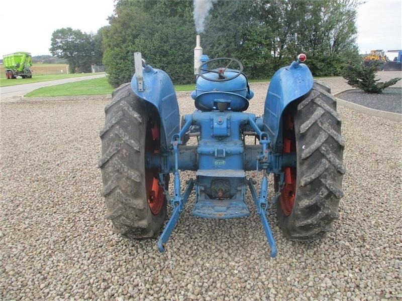 Fordson Major Diesel traktor إيجار Fordson Major Diesel traktor: صور 12 Fordson Major Diesel traktor إيجار Fordson Major Diesel traktor: صور 12