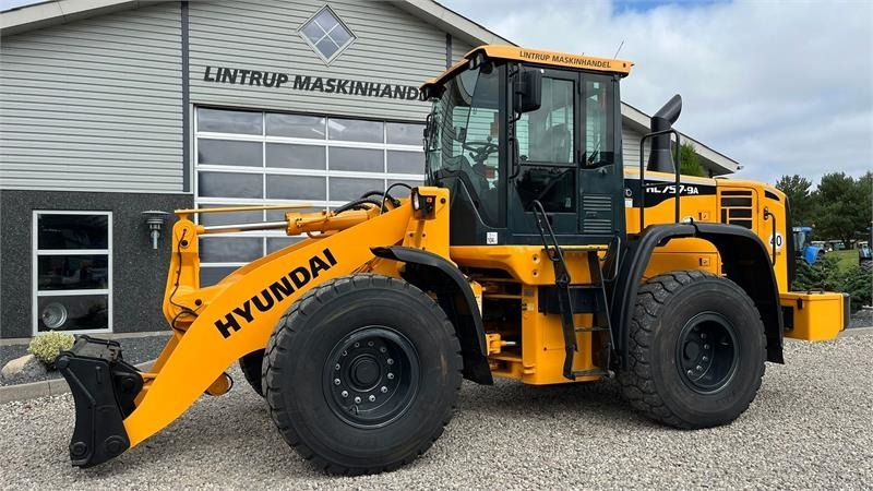 Hyundai 757-9A XTD med lang-arm. En-ejeres maskine med Loc - اللودر بعجل: صور 5 Hyundai 757-9A XTD med lang-arm. En-ejeres maskine med Loc - اللودر بعجل: صور 5
