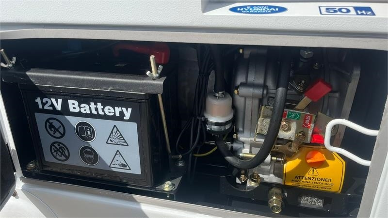 Hyundai DHY8500SE-T 7,0kW diesel - مجموعة المولدات: صور 5 Hyundai DHY8500SE-T 7,0kW diesel - مجموعة المولدات: صور 5
