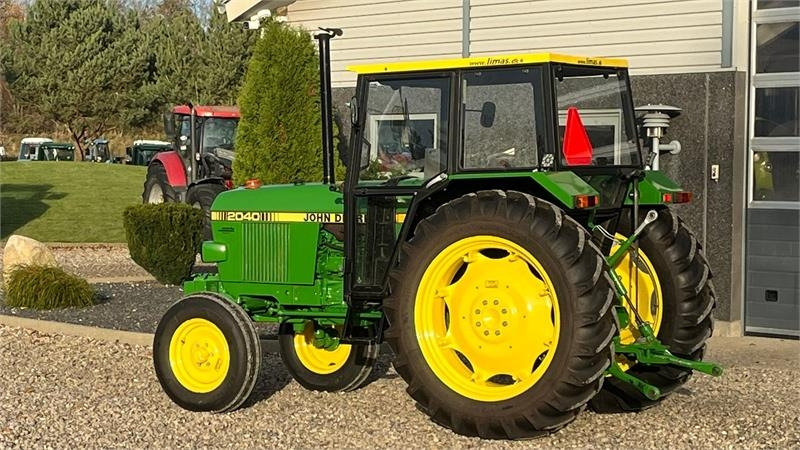 John Deere 2040 Med nye dæk hele vejen rundt - جرار: صور 5 John Deere 2040 Med nye dæk hele vejen rundt - جرار: صور 5