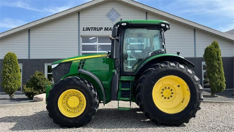 John Deere 7230R Med frontlift. Stor stærk traktor til små pe - جرار: صور 2 John Deere 7230R Med frontlift. Stor stærk traktor til små pe - جرار: صور 2
