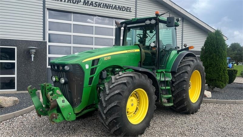 John Deere 8230 Med frontlift - جرار: صور 2 John Deere 8230 Med frontlift - جرار: صور 2