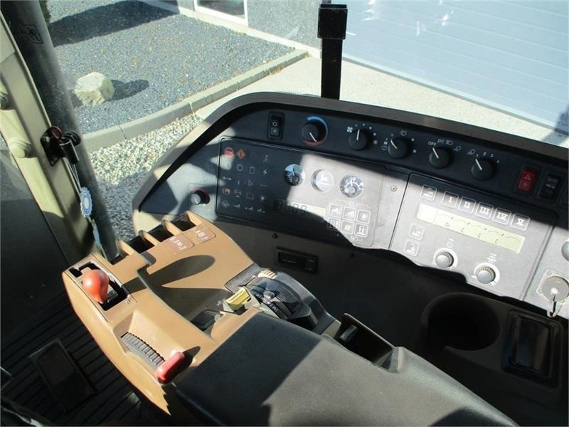 John Deere 8300 Pæn regulær traktor med rigtig gode dæk på. - جرار: صور 5 John Deere 8300 Pæn regulær traktor med rigtig gode dæk på. - جرار: صور 5