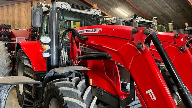 Massey Ferguson 6715 S Med front læsser. Læsser er meget lidt brug - جرار: صور 3 Massey Ferguson 6715 S Med front læsser. Læsser er meget lidt brug - جرار: صور 3