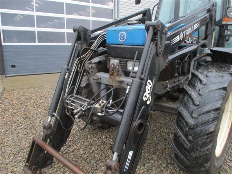 New Holland 7740 SLE Turbo Med frontlæsser og frontlift. - جرار: صور 4 New Holland 7740 SLE Turbo Med frontlæsser og frontlift. - جرار: صور 4