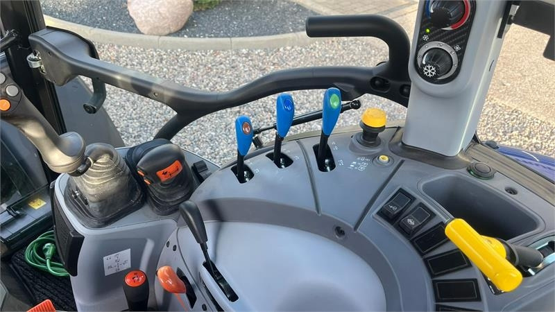 New Holland T5.100 Blue Power udstyrs model, med brede hjul, f - جرار: صور 5 New Holland T5.100 Blue Power udstyrs model, med brede hjul, f - جرار: صور 5