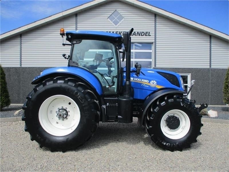 New Holland T7.230 AutoCommand, meget velholdt traktor - جرار: صور 2 New Holland T7.230 AutoCommand, meget velholdt traktor - جرار: صور 2