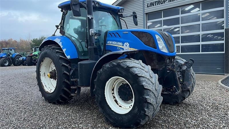 New Holland T7.230 Autocommand med frontlift og nye bagdæk er - جرار: صور 4 New Holland T7.230 Autocommand med frontlift og nye bagdæk er - جرار: صور 4