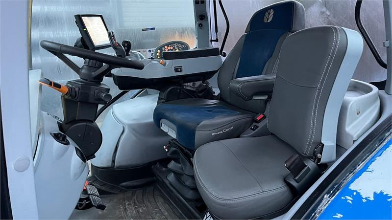 New Holland T7.230 Autocommand med frontlift og nye bagdæk er - جرار: صور 5 New Holland T7.230 Autocommand med frontlift og nye bagdæk er - جرار: صور 5