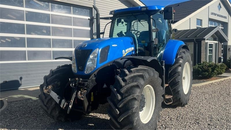 New Holland T7.270 AutoCommand med frontlift - جرار: صور 5 New Holland T7.270 AutoCommand med frontlift - جرار: صور 5