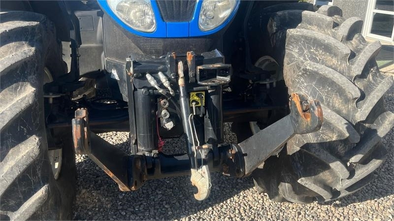 New Holland T7.270 AutoCommand med frontlift - جرار: صور 3 New Holland T7.270 AutoCommand med frontlift - جرار: صور 3