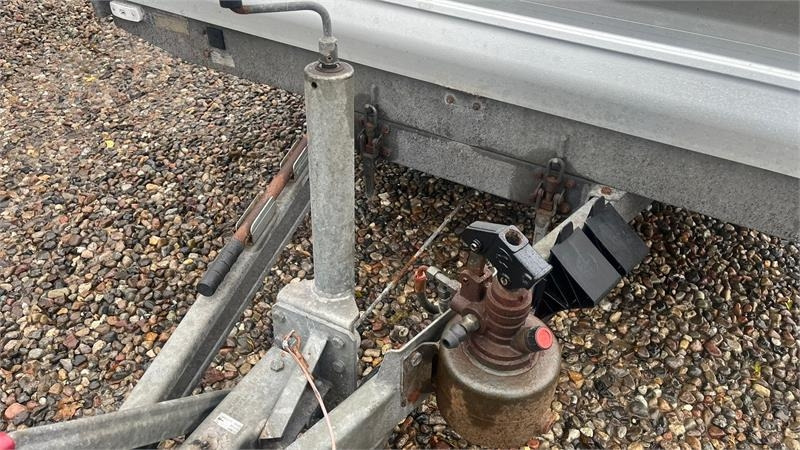 Selandia Maskintrailer med vip og rampe med hydrau - مقطورات مسطحة: صور 4 Selandia Maskintrailer med vip og rampe med hydrau - مقطورات مسطحة: صور 4