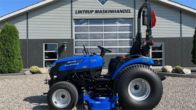 Solis 26 HST Hydrostat Turf hjul og klipperbord - جزازة المروج: صور 1 Solis 26 HST Hydrostat Turf hjul og klipperbord - جزازة المروج: صور 1