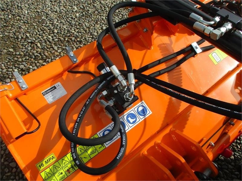 جرارات البلدية Solis H26 HST SNOW EDITION med frontlift, front PTO, Var: صور 13