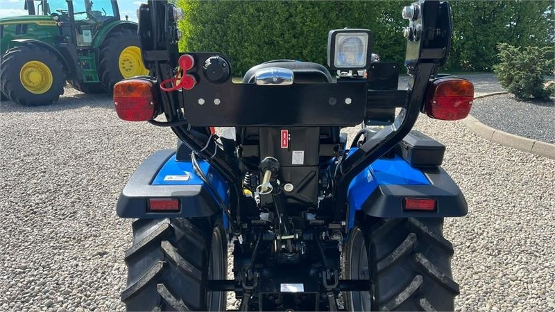 Solis S26 6+2 Gearmaskine med Servostyring og brede trak - جرار: صور 4 Solis S26 6+2 Gearmaskine med Servostyring og brede trak - جرار: صور 4