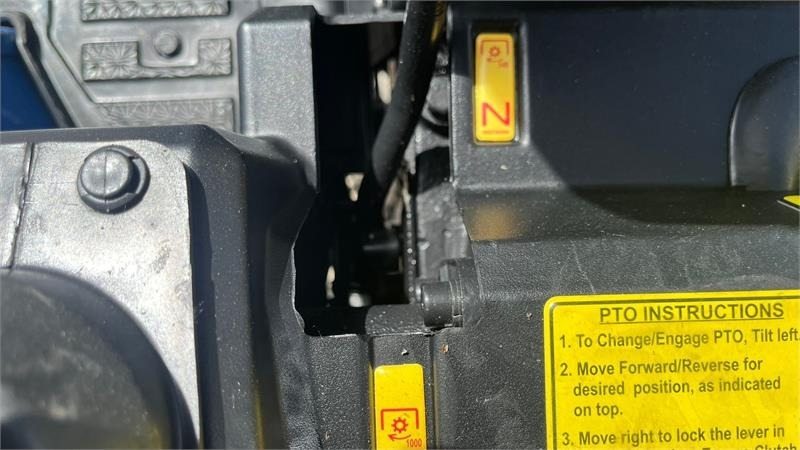 Solis S26 6+2 Gearmaskine med Servostyring og brede trak - جرار: صور 3 Solis S26 6+2 Gearmaskine med Servostyring og brede trak - جرار: صور 3