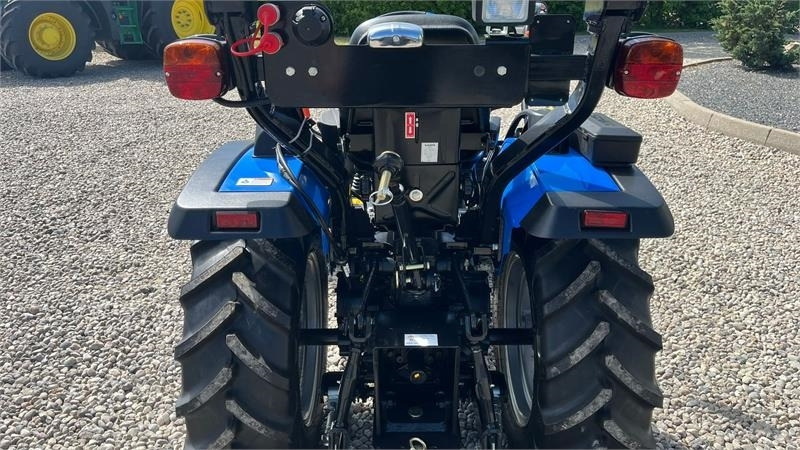 Solis S26 6+2 Gearmaskine med Servostyring og brede trak - جرارات البلدية: صور 4 Solis S26 6+2 Gearmaskine med Servostyring og brede trak - جرارات البلدية: صور 4