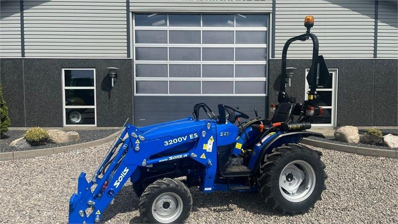 Solis S26 6+2 gearmaskine med Fuldhydraulisk frontlæsser - جرارات البلدية: صور 1 Solis S26 6+2 gearmaskine med Fuldhydraulisk frontlæsser - جرارات البلدية: صور 1