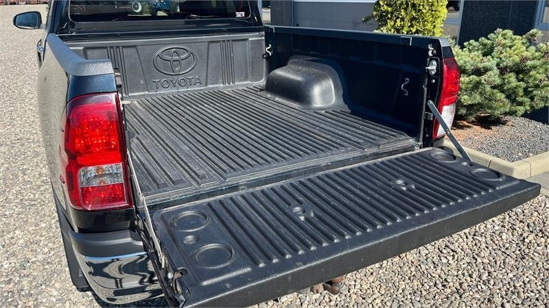 Toyota Hilux 4WD Pick-up med træk til 3200 kg. Meget velh - معدات آلة حصاد: صور 3 Toyota Hilux 4WD Pick-up med træk til 3200 kg. Meget velh - معدات آلة حصاد: صور 3