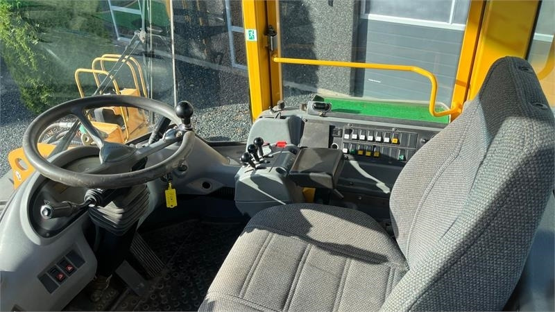 Volvo L70E Med hurtigskift og centralsmørring - اللودر بعجل: صور 4 Volvo L70E Med hurtigskift og centralsmørring - اللودر بعجل: صور 4