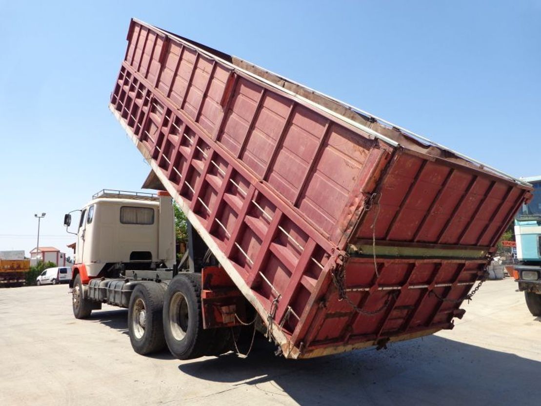 Volvo F 89 VOLVO F89 (6X2) KIPPER - قلابات: صور 4 Volvo F 89 VOLVO F89 (6X2) KIPPER - قلابات: صور 4