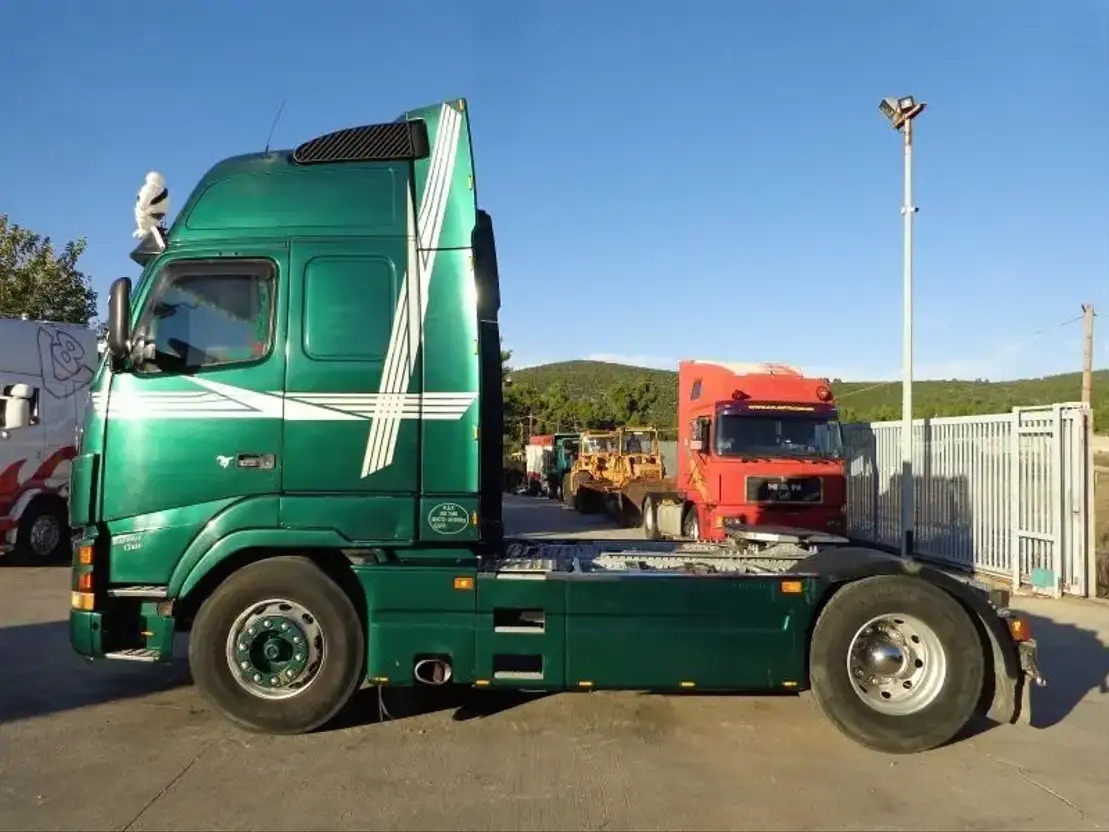 Volvo FH 12.420 Volvo FH12.420 4X2 - شاحنة جرار: صور 4 Volvo FH 12.420 Volvo FH12.420 4X2 - شاحنة جرار: صور 4