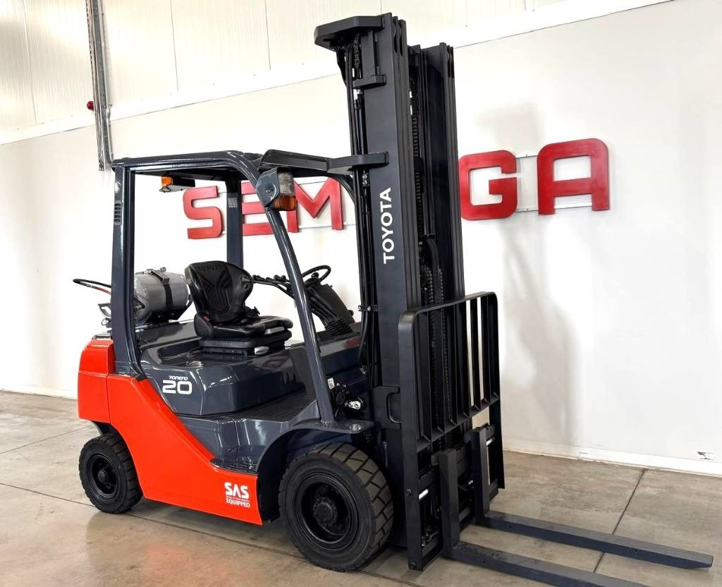 Toyota 10877 02-8FGF20 - رافعة شوكية تعمل بالغاز: صور 1 Toyota 10877 02-8FGF20 - رافعة شوكية تعمل بالغاز: صور 1