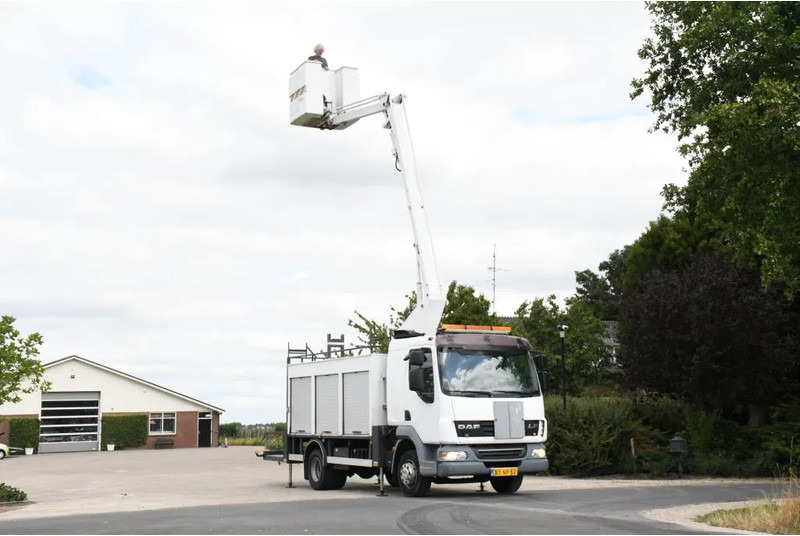 DAF LF 45.160 ARBEITSBUHNE/SKYWORKER/HOOGWERKER!!EURO4!! CUSTERS!! - شاحنة: صور 1 DAF LF 45.160 ARBEITSBUHNE/SKYWORKER/HOOGWERKER!!EURO4!! CUSTERS!! - شاحنة: صور 1