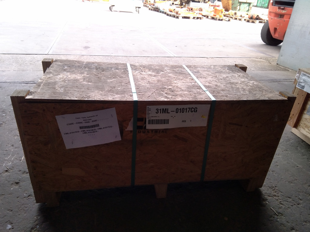 Case 31ML-01017CG - 31ML-01018CG - خزان هيدروليكي - آلات البناء: صور 2 Case 31ML-01017CG - 31ML-01018CG - خزان هيدروليكي - آلات البناء: صور 2