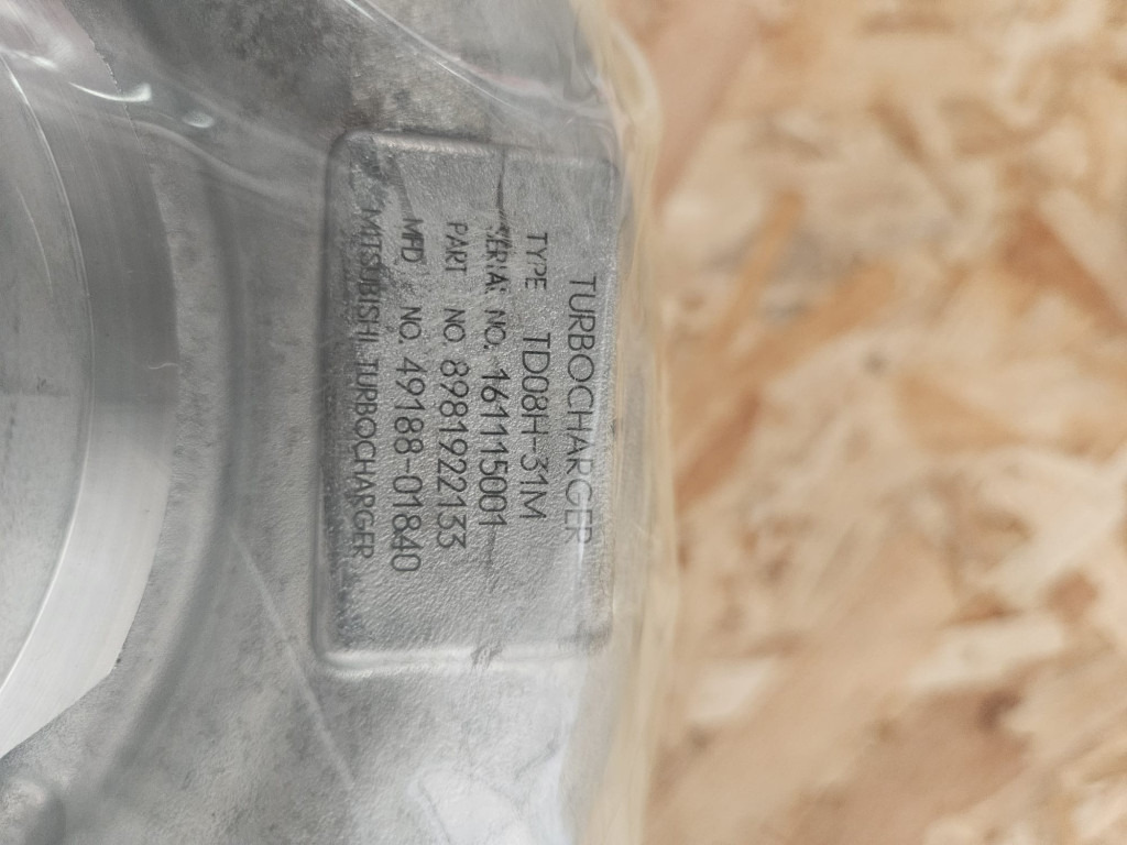 Case 84593946R - 84593946 - الشاحن التوربيني - آلات البناء: صور 2 Case 84593946R - 84593946 - الشاحن التوربيني - آلات البناء: صور 2