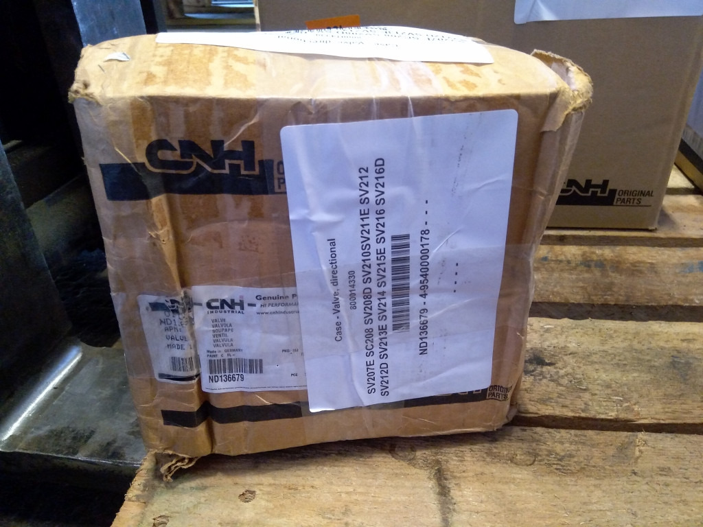 Case ND136679 - صمام هيدروليكي - آلات البناء: صور 5 Case ND136679 - صمام هيدروليكي - آلات البناء: صور 5