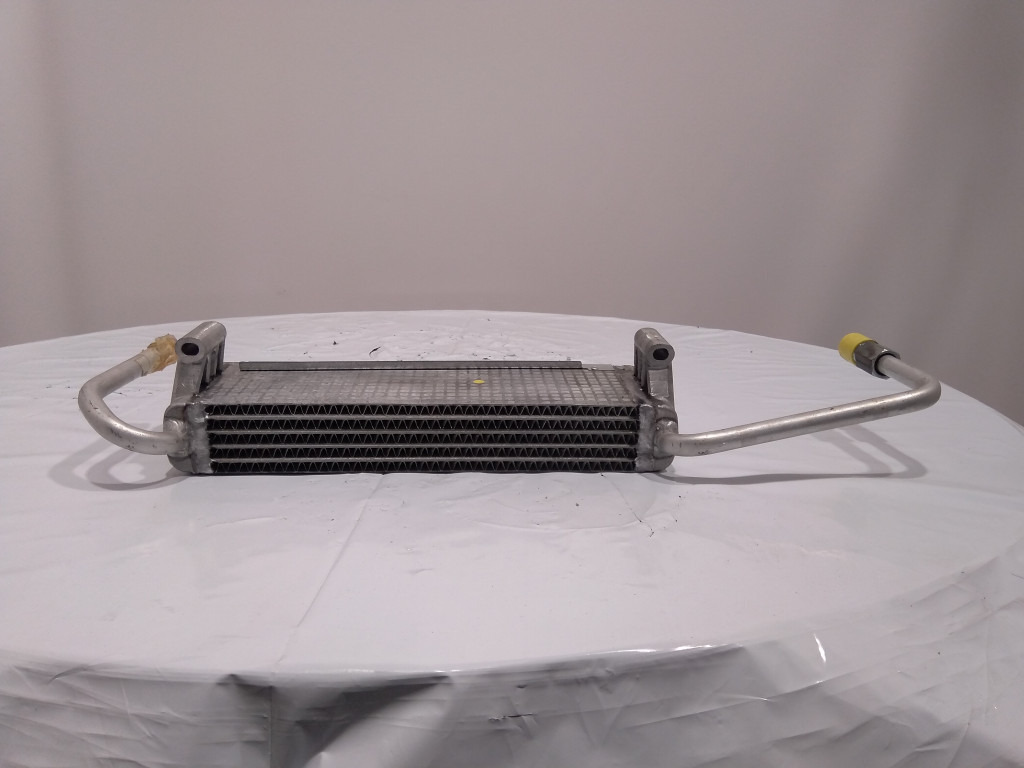 Deutz 04157695 - مبرد الزيت - آلات البناء: صور 1 Deutz 04157695 - مبرد الزيت - آلات البناء: صور 1