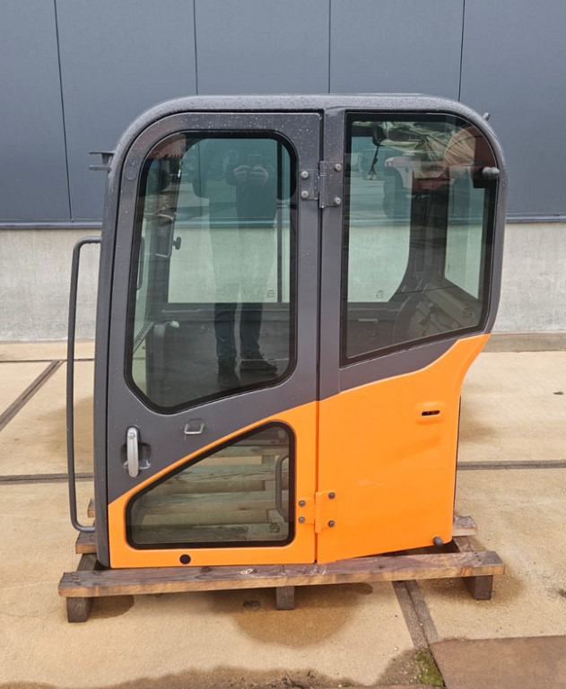 Doosan 220101-00070 - K1029788 - الكبائن - آلات البناء: صور 1 Doosan 220101-00070 - K1029788 - الكبائن - آلات البناء: صور 1