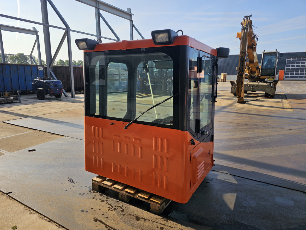 Doosan 220101-00071B - K1005556K - الكبائن - آلات البناء: صور 5 Doosan 220101-00071B - K1005556K - الكبائن - آلات البناء: صور 5