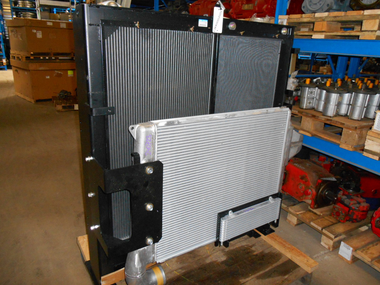 Kobelco LS05P00039F1 - المشعاع - آلات البناء: صور 4 Kobelco LS05P00039F1 - المشعاع - آلات البناء: صور 4