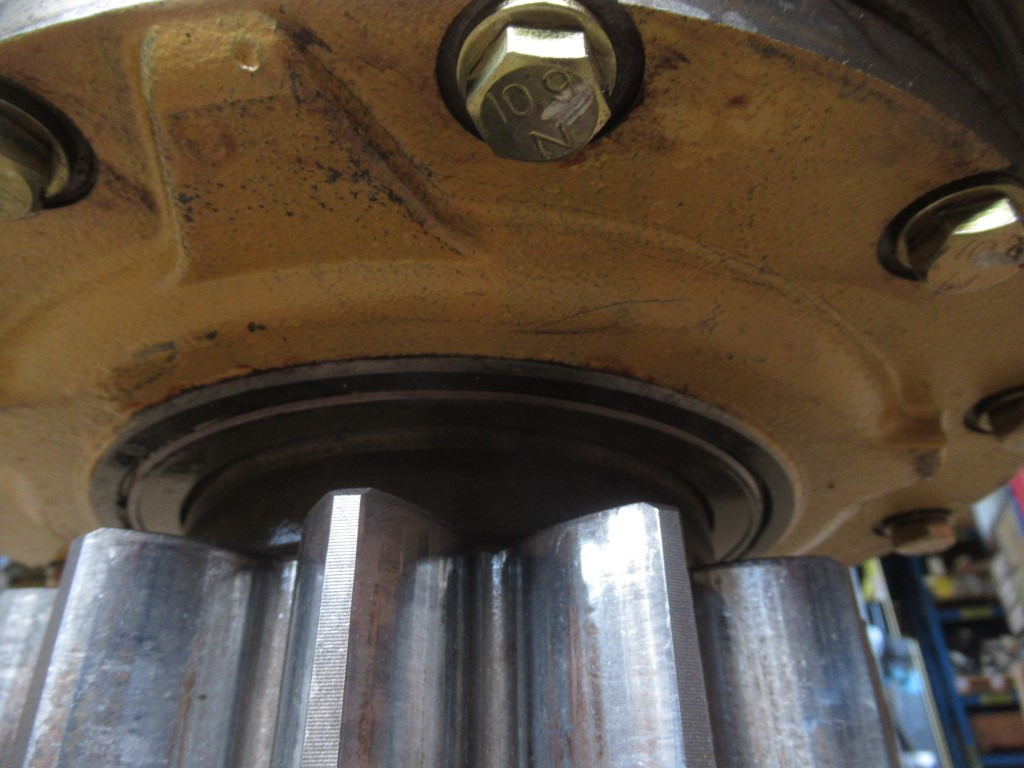 Komatsu 209-26-00040 - محرك سوينغ - آلات البناء: صور 4 Komatsu 209-26-00040 - محرك سوينغ - آلات البناء: صور 4