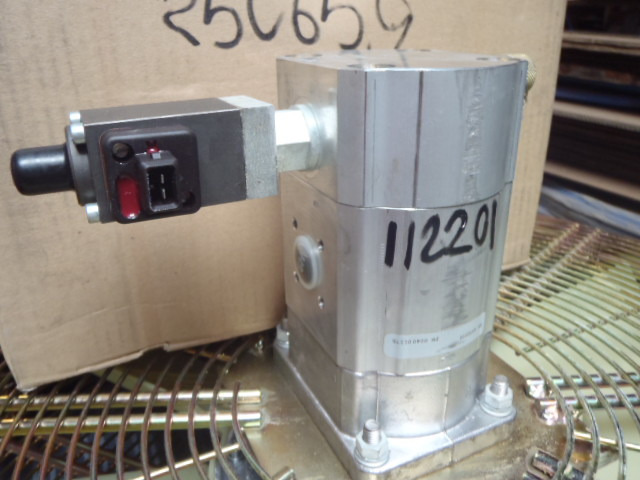 New Holland 4532000 - محرك هيدروليكي - آلات البناء: صور 1 New Holland 4532000 - محرك هيدروليكي - آلات البناء: صور 1