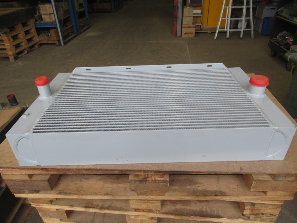 New Holland 6904526 - المشعاع - آلات البناء: صور 1 New Holland 6904526 - المشعاع - آلات البناء: صور 1