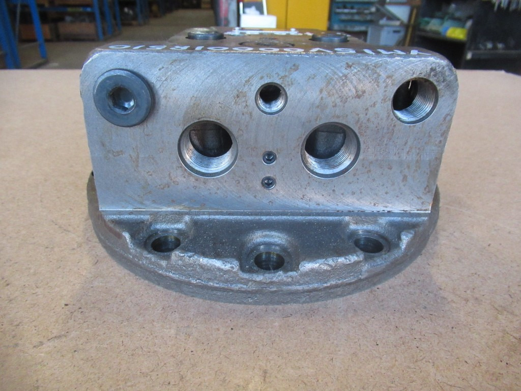 New Holland Kobelco YM15V00001R510 - - محرك هيدروليكي - آلات البناء: صور 3 New Holland Kobelco YM15V00001R510 - - محرك هيدروليكي - آلات البناء: صور 3