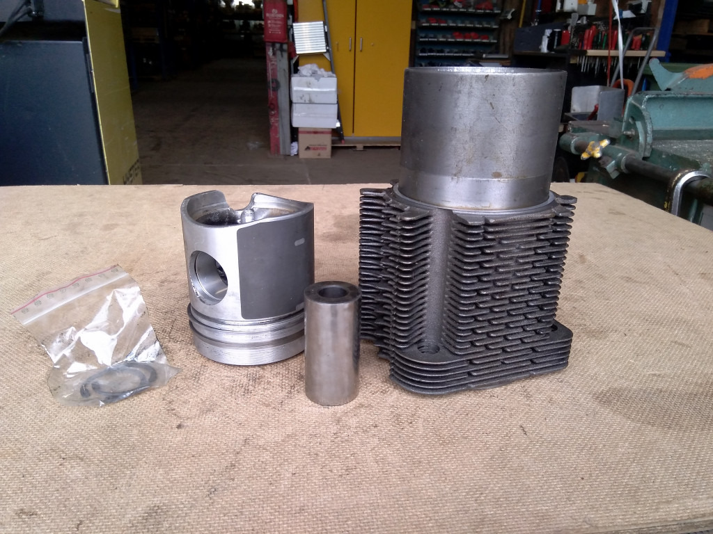 O&K 1484445 - - ديترويت / خواتم / البطانات - آلات البناء: صور 1 O&K 1484445 - - ديترويت / خواتم / البطانات - آلات البناء: صور 1