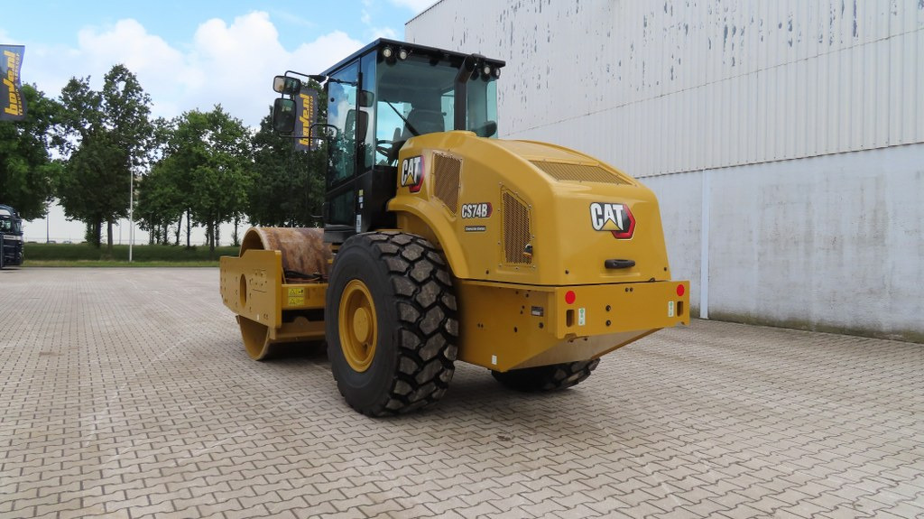 Caterpillar CS 74 B - مدماج: صور 4 Caterpillar CS 74 B - مدماج: صور 4
