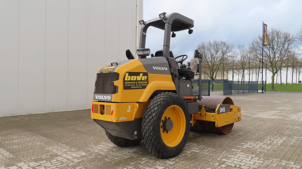 Volvo SD 45 B - مدماج: صور 2 Volvo SD 45 B - مدماج: صور 2