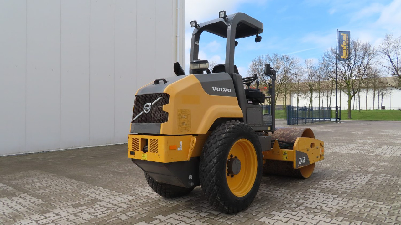 Volvo SD 45 B - مدماج: صور 2 Volvo SD 45 B - مدماج: صور 2
