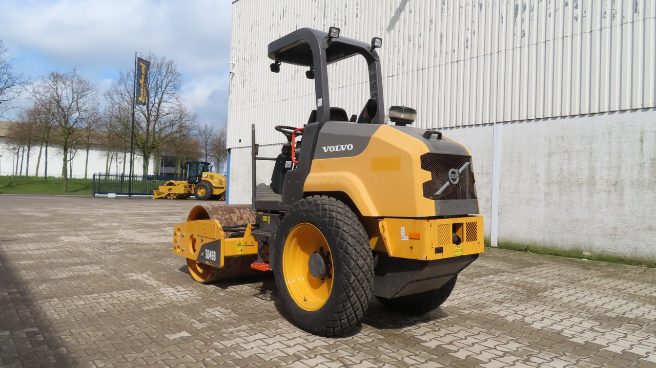 Volvo SD 45 B - مدماج: صور 4 Volvo SD 45 B - مدماج: صور 4