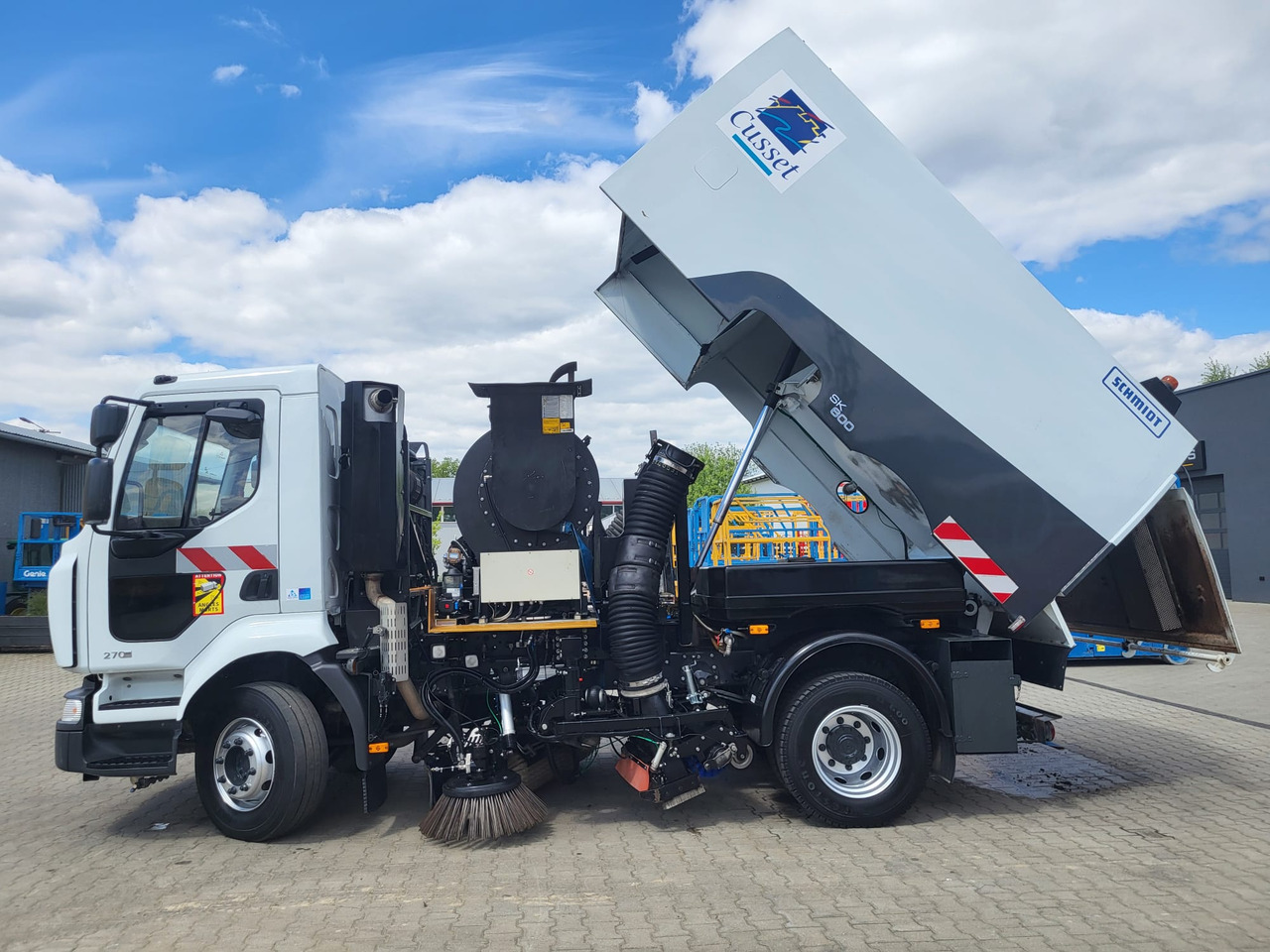 Renault Midlum Schmidt SK600 - سياره كنس شوارع: صور 3 Renault Midlum Schmidt SK600 - سياره كنس شوارع: صور 3