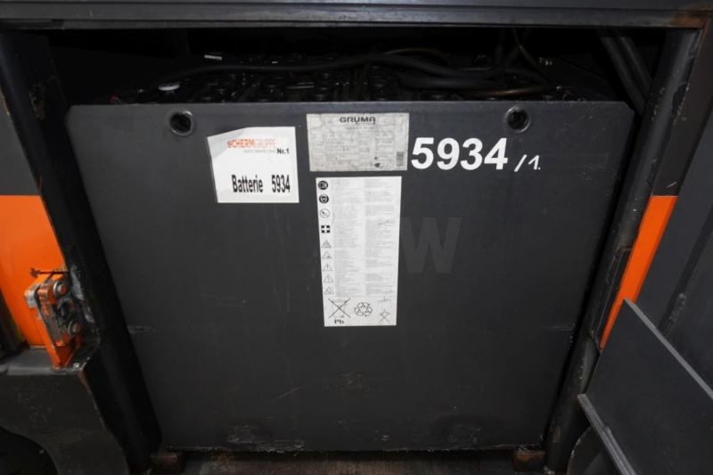 Linde P 250 127-05 - جرار السحب الكهربائي: صور 5 Linde P 250 127-05 - جرار السحب الكهربائي: صور 5